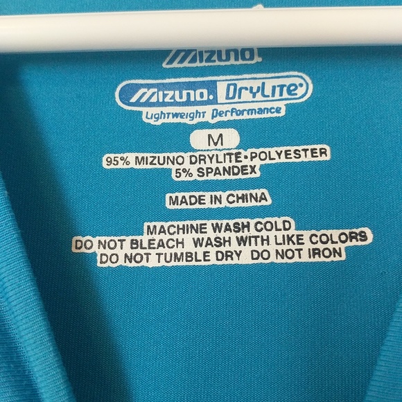 Mizuno V-Neck Short Sleeve T-shirt Large - Picture 3 of 5